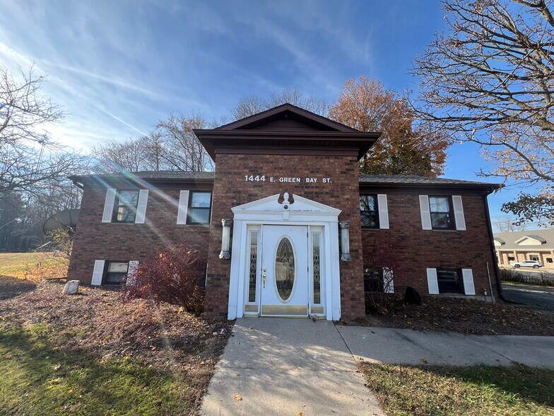 More Photos Of 1444 E Green Bay St, Shawano Office For Lease