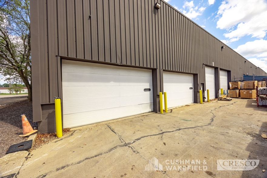 More Photos Of 720 E Highland Rd, Macedonia Warehouse For Sale