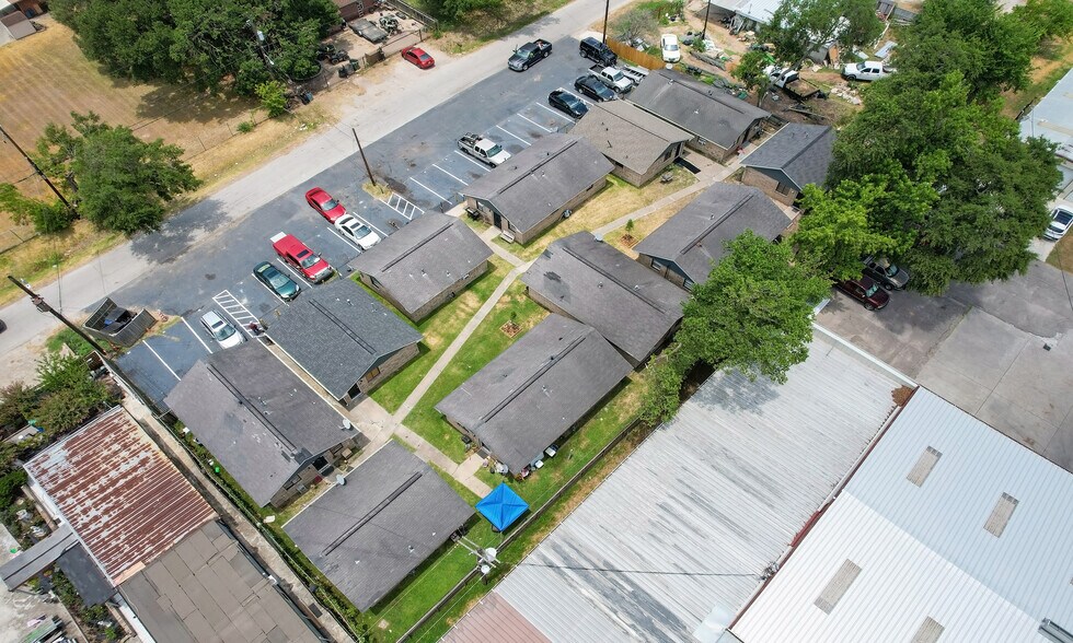 More Photos Of 8814 Manus St, Houston Apartments For Sale