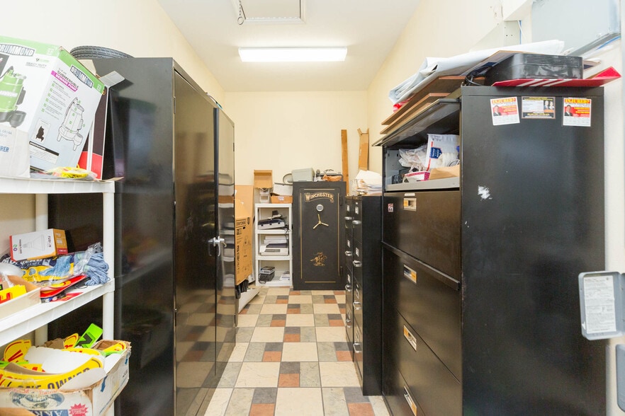 More Photos Of 13815 21st St, Dade City Auto Dealership For Sale