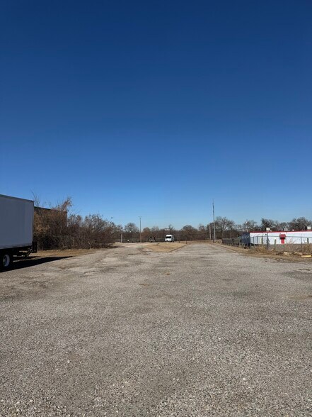 More Photos Of 8716 SE 15th St, Oklahoma City Distribution For Sale
