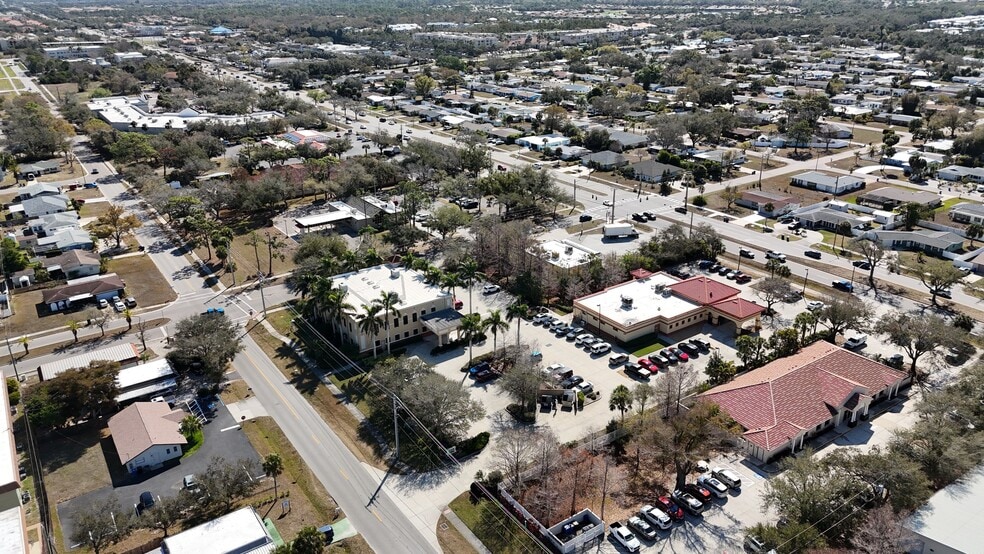 More Photos Of 825 Venetian Pky, Venice Office For Lease