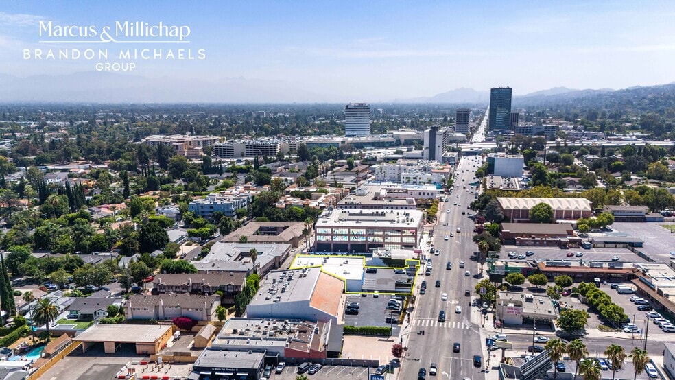 More Photos Of 15603-15607 Ventura Blvd, Encino General Retail For Sale