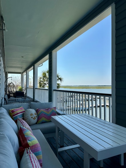 More Photos Of 103 Palm Blvd, Isle Of Palms Office For Sale