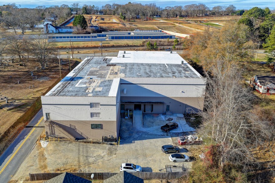 More Photos Of 4784 Cantrell Rd, Flowery Branch Warehouse For Sale