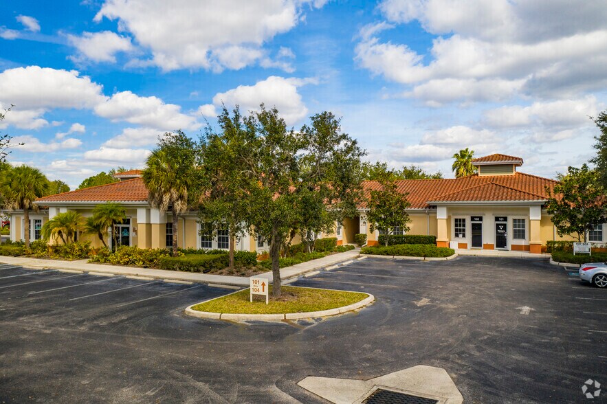 More Photos Of 9015 Town Center Pky, Lakewood Ranch Office For Lease