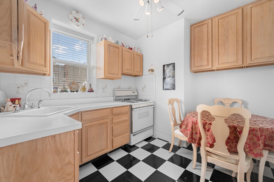 More Photos Of 3172 44th St, Astoria Multifamily For Sale