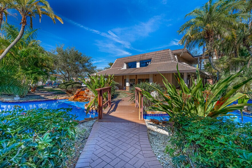 More Photos Of 2929 N University Dr, Coral Springs Medical For Sale