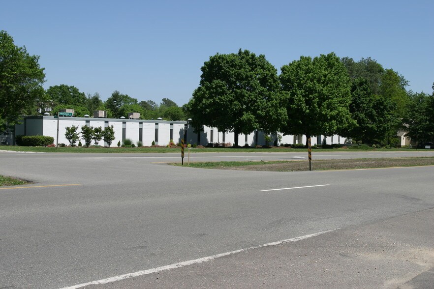 More Photos Of 5500 Monument Ave, Richmond Medical For Lease