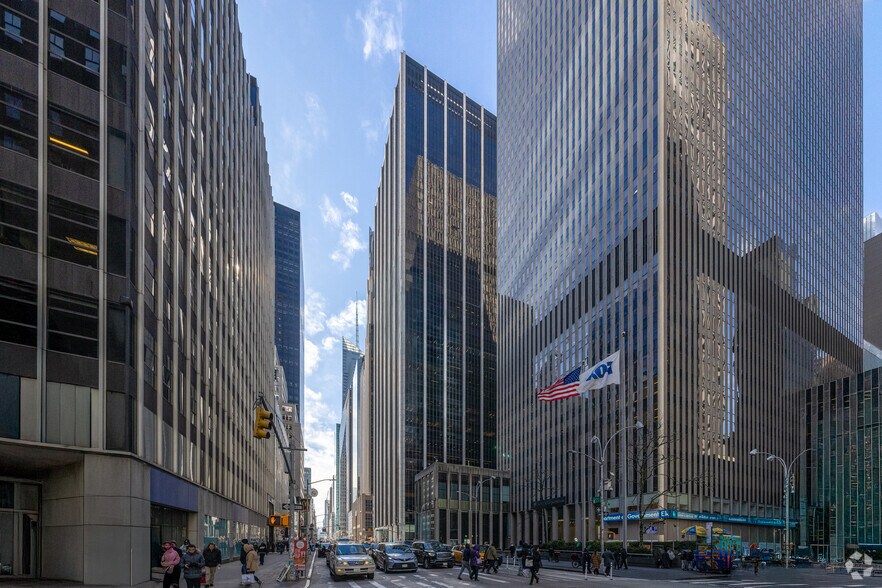 More Photos Of 1185 Avenue of the Americas, New York Office For Lease