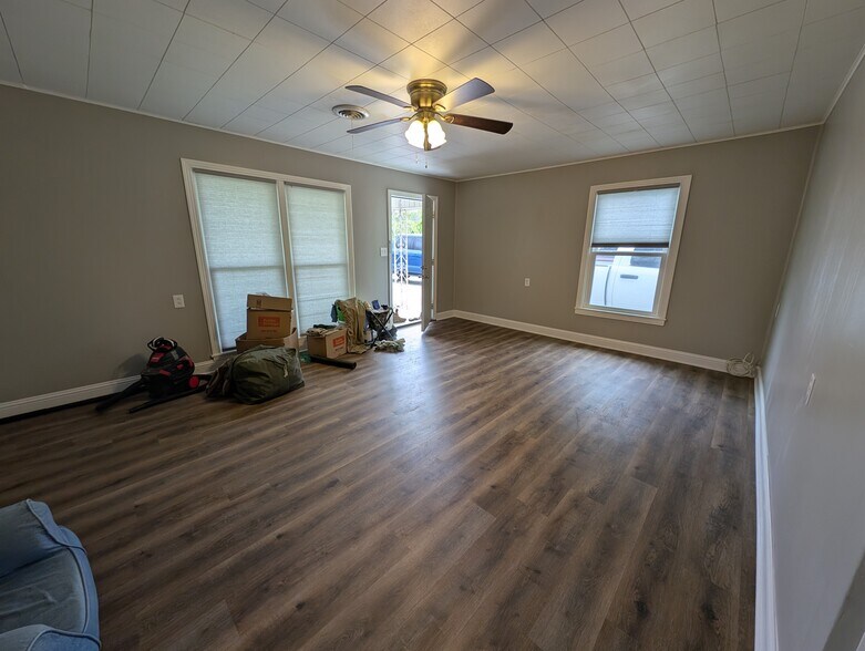 More Photos Of 3316 Robinson Dr, Waco Office For Sale