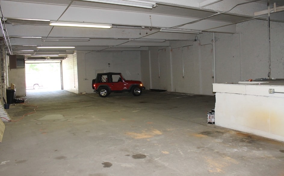 More Photos Of 4568 Penn Ave, Pittsburgh Warehouse For Sale