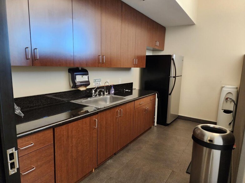 More Photos Of 14738 Pipeline Ave, Chino Hills Office For Lease