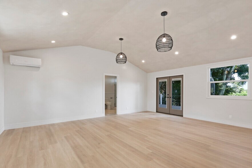 More Photos Of 27353 1/2 Pacific Coast Hwy, Malibu Apartments For Sale