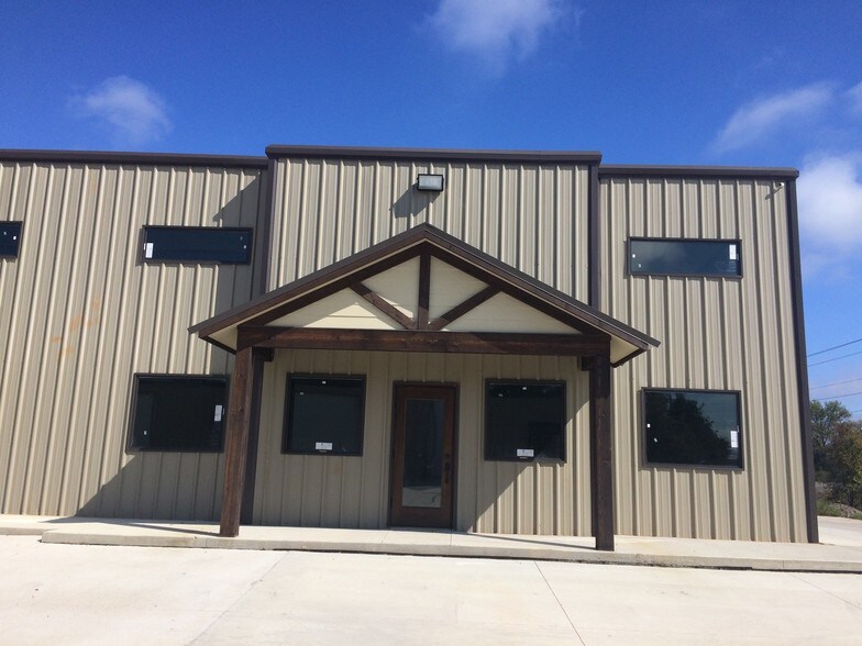 More Photos Of 5552 Raymond Stotzer Pky, College Station Warehouse For Lease