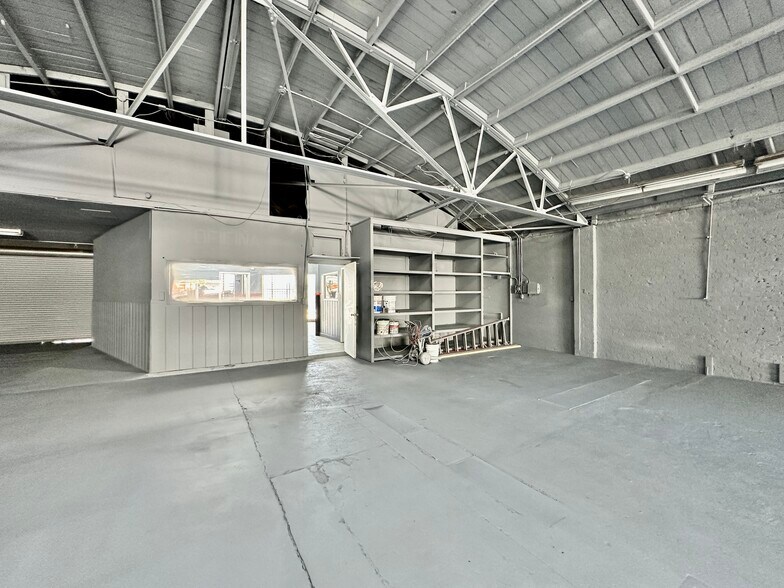 More Photos Of 229 S Oxnard Blvd, Oxnard Storefront Retail Office For Sale