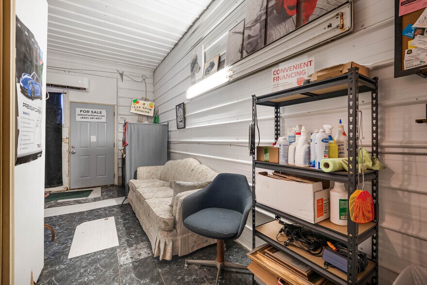 More Photos Of 306 W Front St, La Monte Industrial For Sale