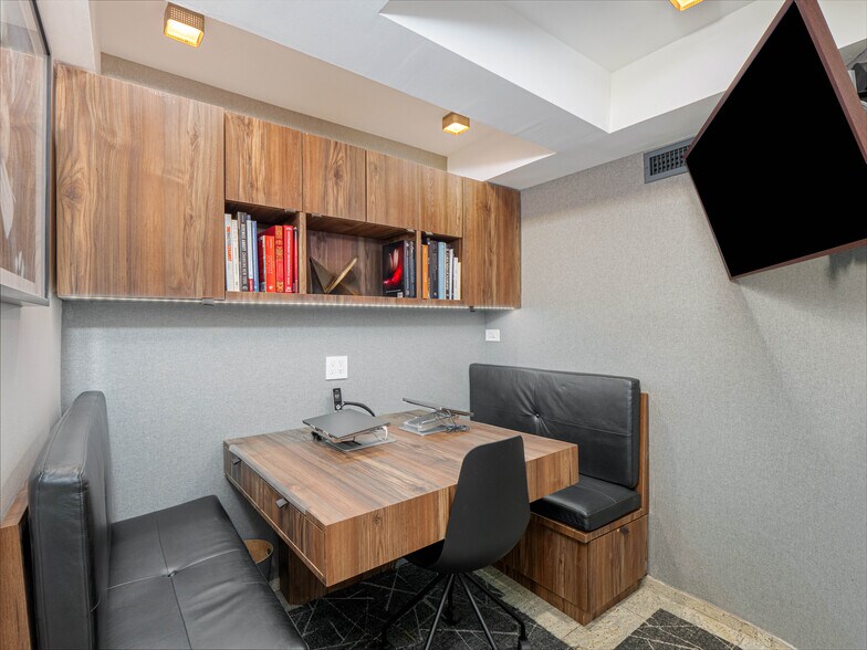 More Photos Of 1025 Fifth Ave, New York Apartments For Sale