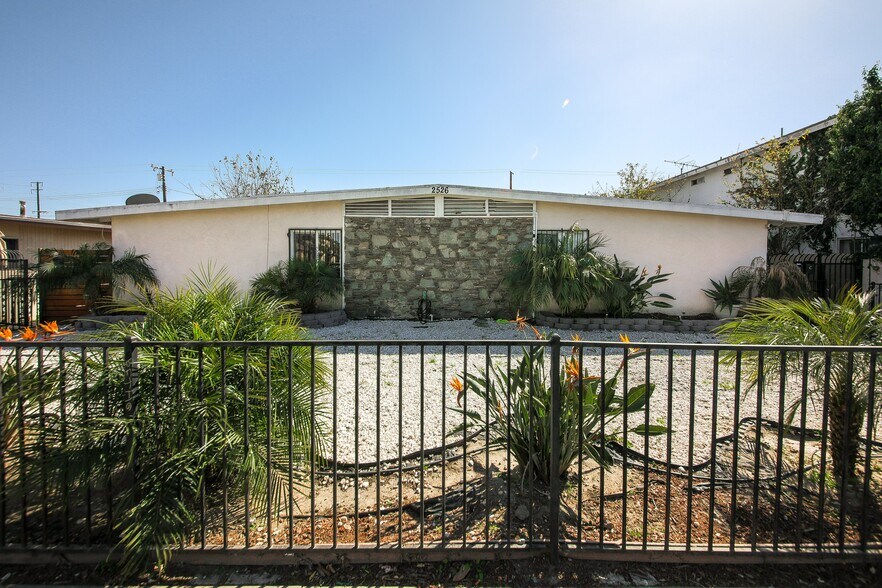 More Photos Of 2526 Mcfadden Ave, Santa Ana Apartments For Sale