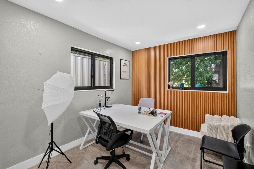 More Photos Of 16811 NE 6th Ave, North Miami Beach Office For Sale