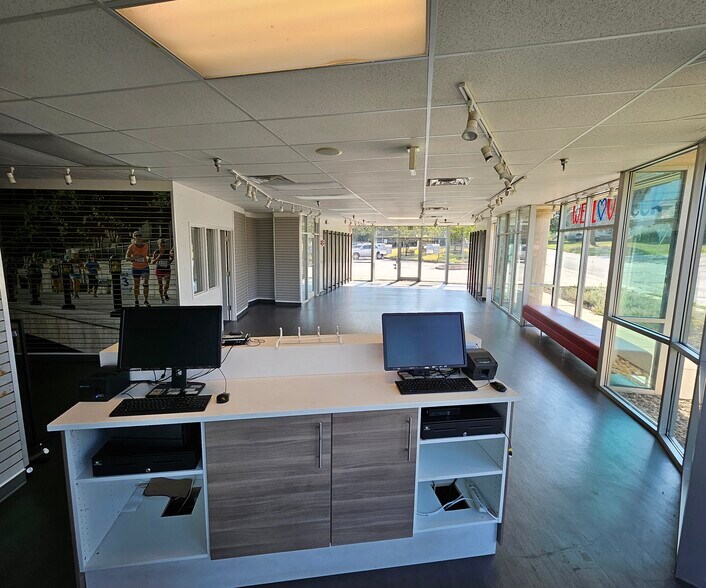 More Photos Of 2045 York Rd, Timonium Office For Lease