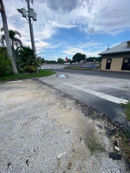More Photos Of 8331 66th St N, Pinellas Park Land For Lease