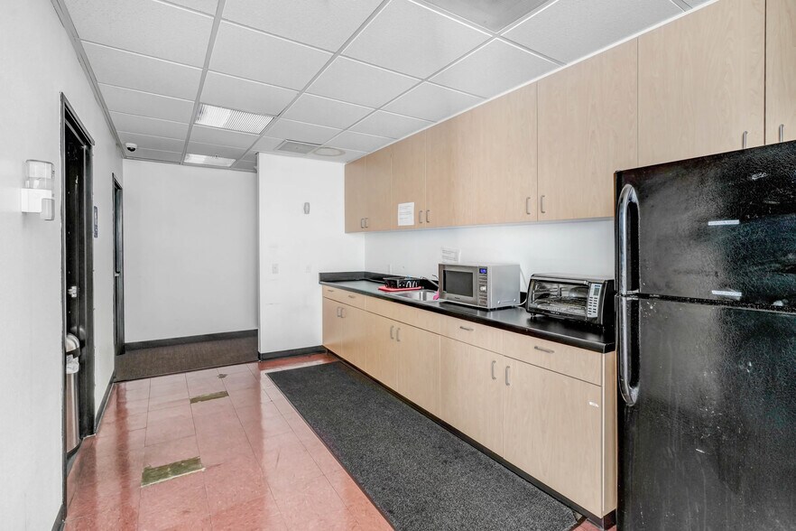 More Photos Of 26825 Auto Mall Pky, Murrieta Auto Dealership For Lease