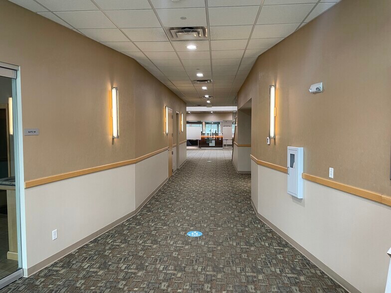 More Photos Of 6601 Westown Pky, West Des Moines Medical For Lease