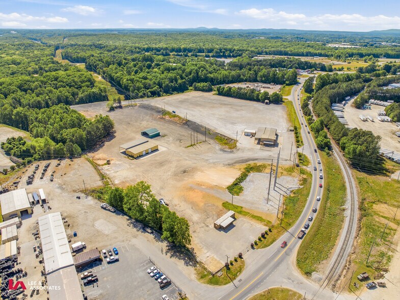 More Photos Of 1364 Candler Rd, Gainesville Truck Terminal For Lease