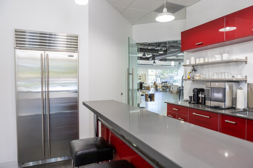 More Photos Of 950 Reserve Dr, Roseville Loft Creative Space For Lease