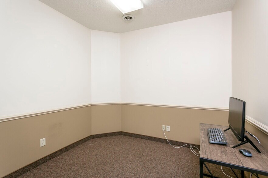 More Photos Of 3230 Peoples Dr, Harrisonburg Office For Lease