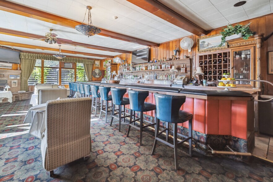 More Photos Of 13300 Big Basin Way, Boulder Creek Restaurant For Sale