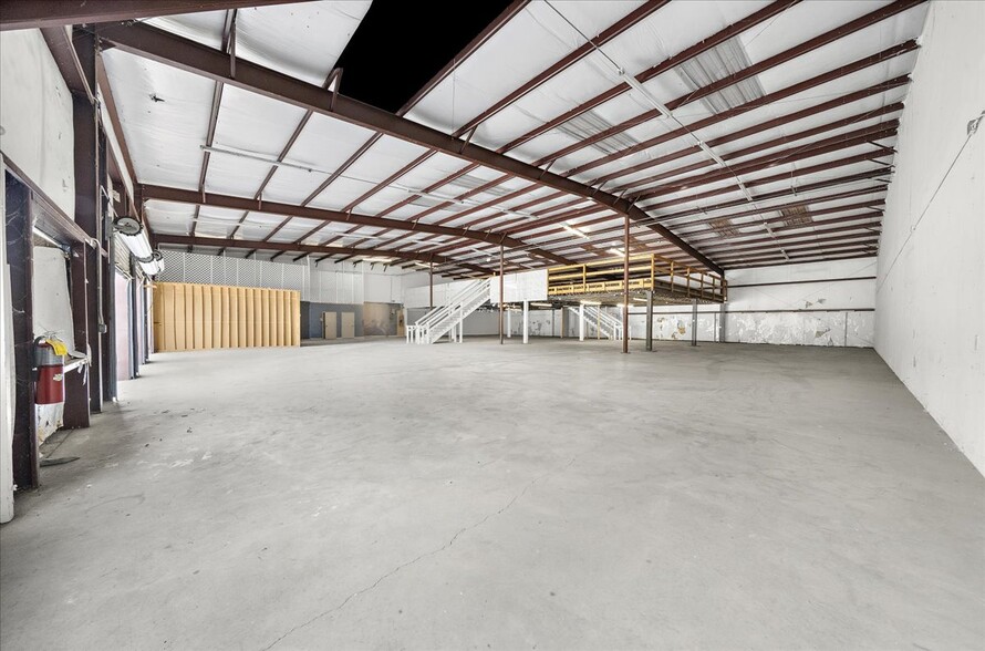 More Photos Of 3492-3500 N Henry Blvd, Stockbridge Warehouse For Lease