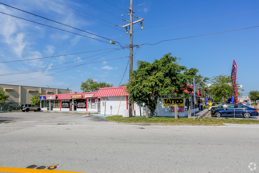 More Photos Of 1560-1576 NE 16th Pl, Miami Unknown For Lease