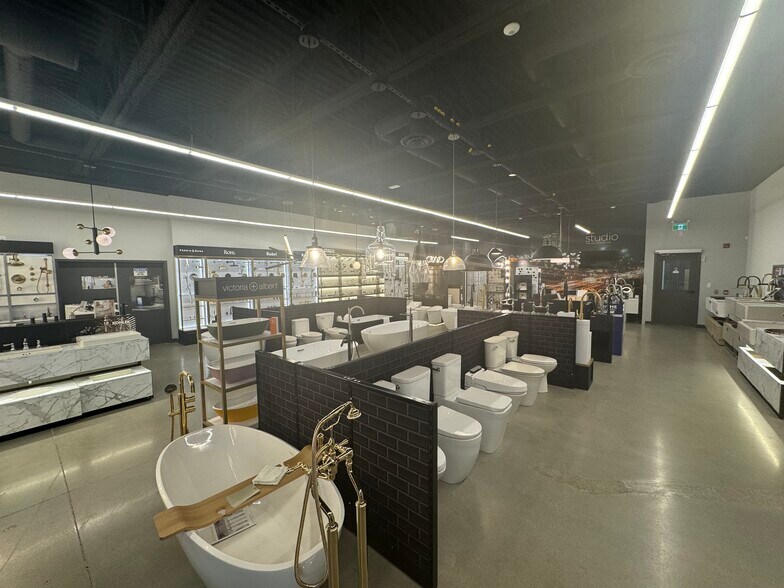 More Photos Of 13070 115 Ave, Surrey Warehouse For Lease