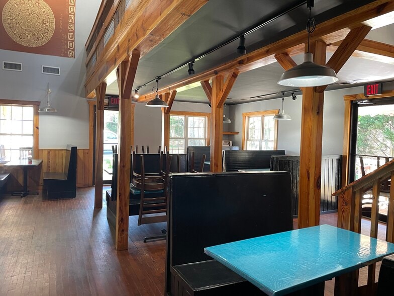 More Photos Of 386 Highway 82 S, Jefferson Restaurant For Sale