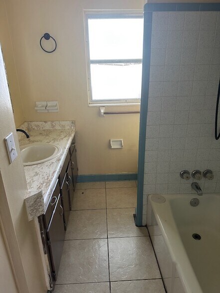 More Photos Of 2600 21st St NW, Winter Haven Apartments For Sale