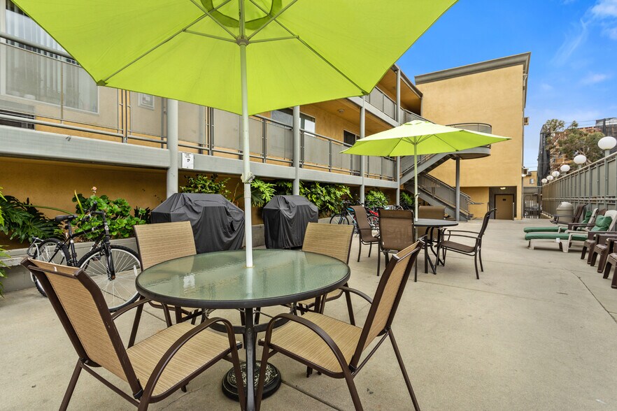 More Photos Of 721 W 30th St, Los Angeles Apartments For Sale