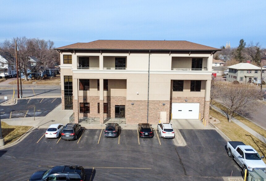 More Photos Of 901 W 10th St, Sioux Falls Office For Lease