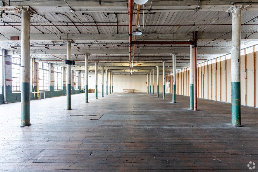 More Photos Of 165 Front St, Chicopee Office For Lease