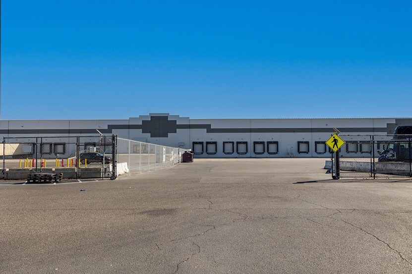 More Photos Of 1820 N MacArthur Dr, Tracy Warehouse For Lease