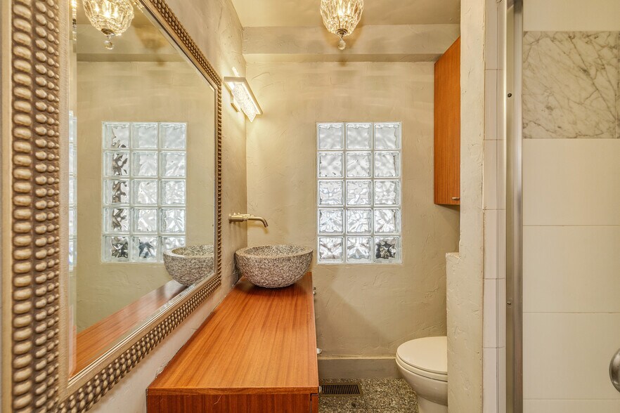 More Photos Of 3401-3405 S Lyndale Ave, Minneapolis Storefront Retail Residential For Sale