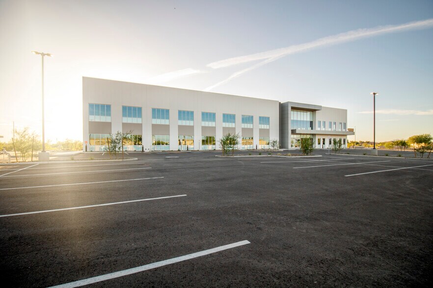 More Photos Of 9000 W Thunderbird Rd, Peoria Medical For Lease