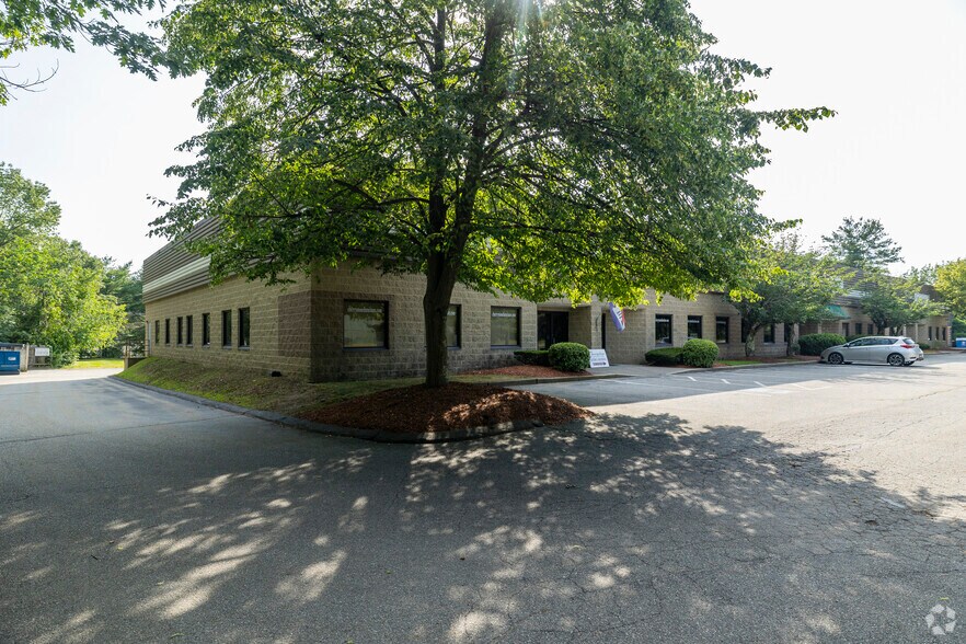 More Photos Of 160 Ayer Rd, Littleton Light Distribution For Lease