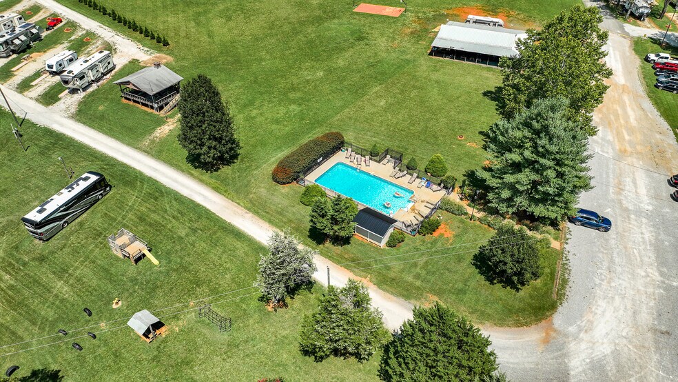 More Photos Of 1105 W Lake Rd, Spout Spring Trailer Camper Park For Sale