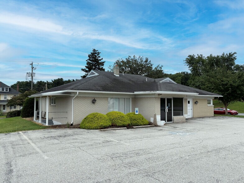 More Photos Of 810 Bonneview Rd, York Medical For Lease