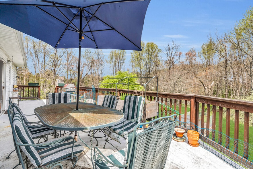 More Photos Of 261 Rt 34, Colts Neck Veterinarian Kennel For Sale