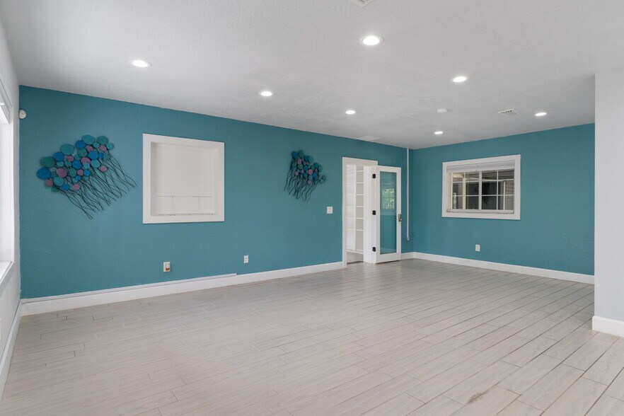 More Photos Of 17110 Gunn Hwy, Odessa Loft Creative Space For Sale