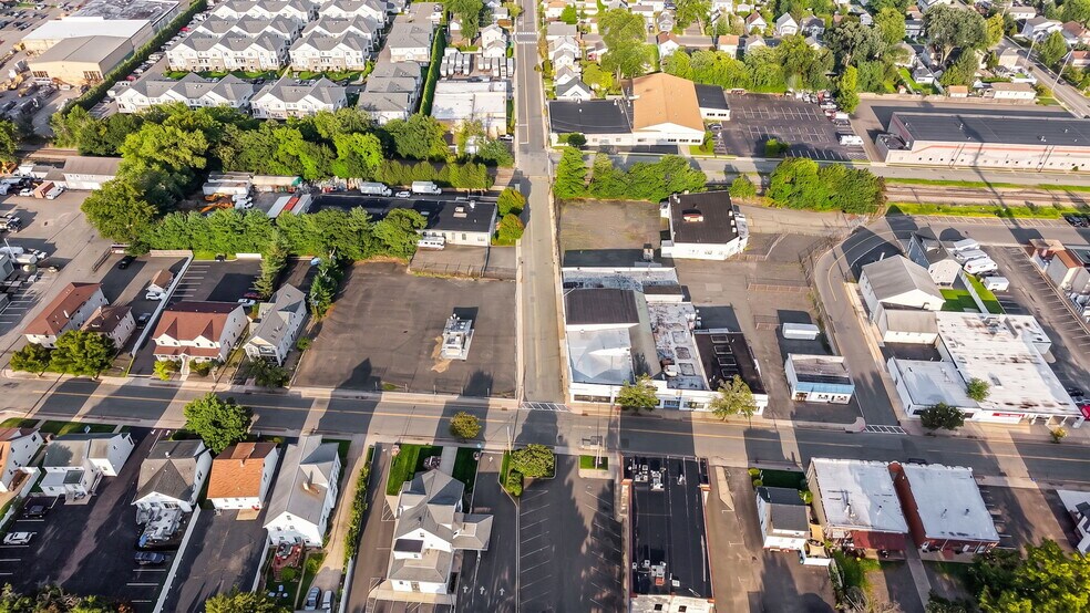 More Photos Of 471-491 Lafayette Ave, Hawthorne Auto Dealership For Sale