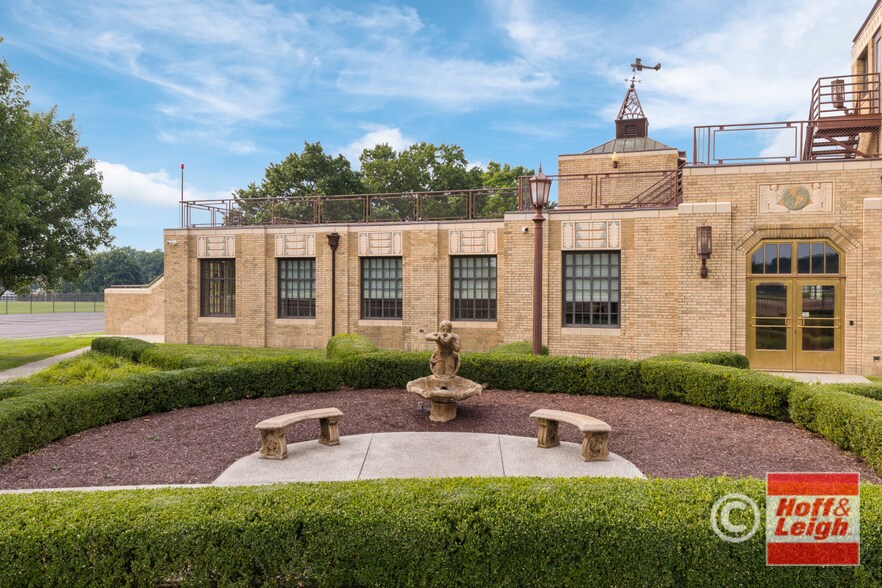 More Photos Of 1800 Triplett Blvd, Akron Restaurant For Sale